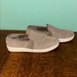 Blondo Garity Suede Waterproof Loafer. Size 10